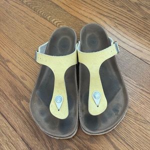 Yellow birken stocks! Size 38